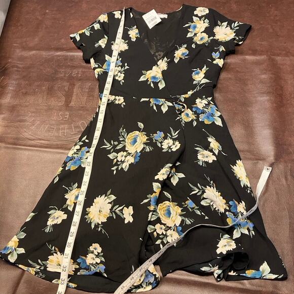 Lush Floral Wrap Dress‎ Womens XS New Black Blue Boho Feminine Wedding - Picture 13 of 13